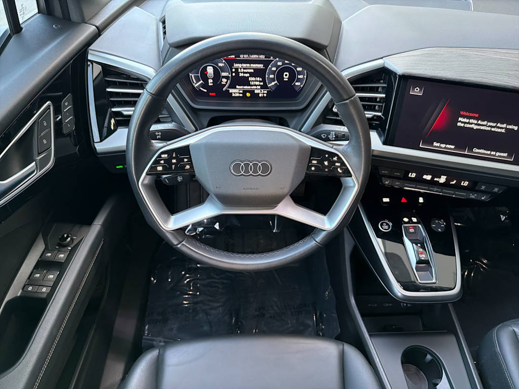 Thumbnail: 2023 Audi Q4 e-tron - 10