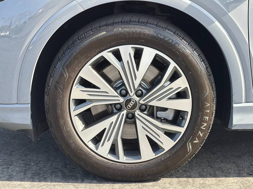 Thumbnail: 2023 Audi Q4 e-tron - 7