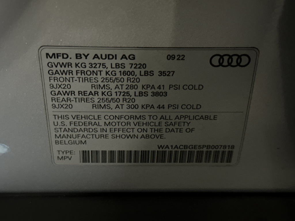 Thumbnail: 2023 Audi e-tron - 30