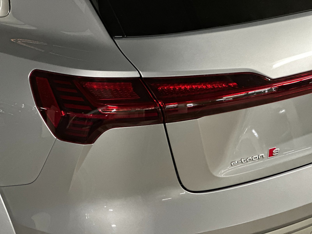 Thumbnail: 2023 Audi e-tron - 7