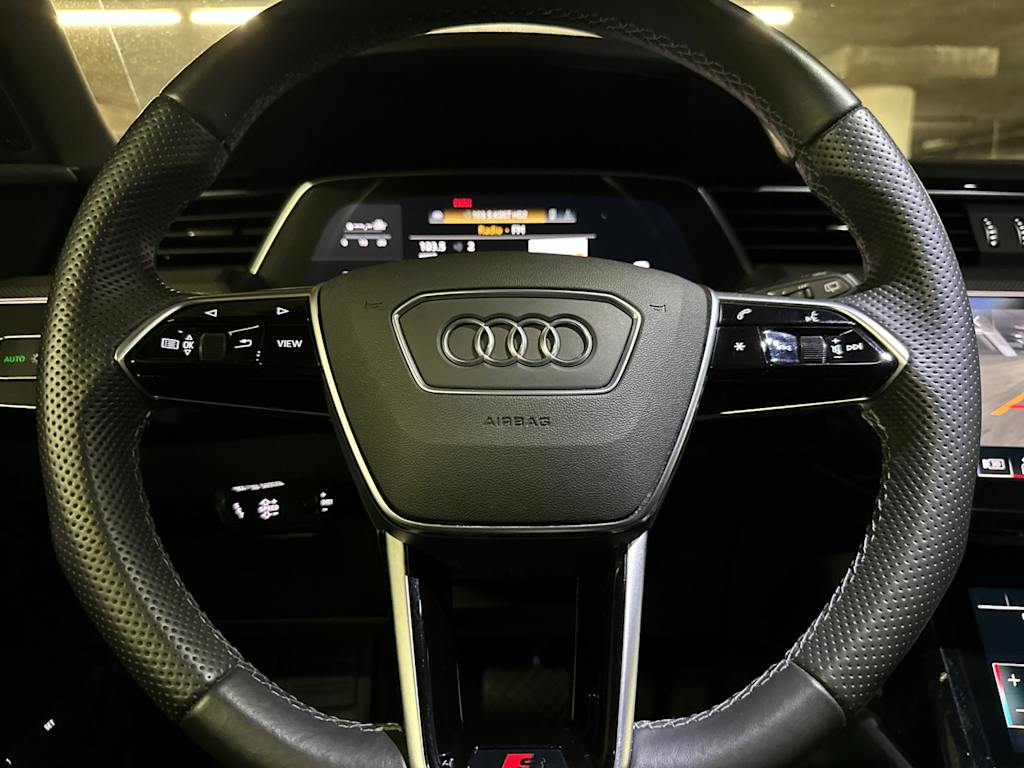 Thumbnail: 2023 Audi e-tron - 27
