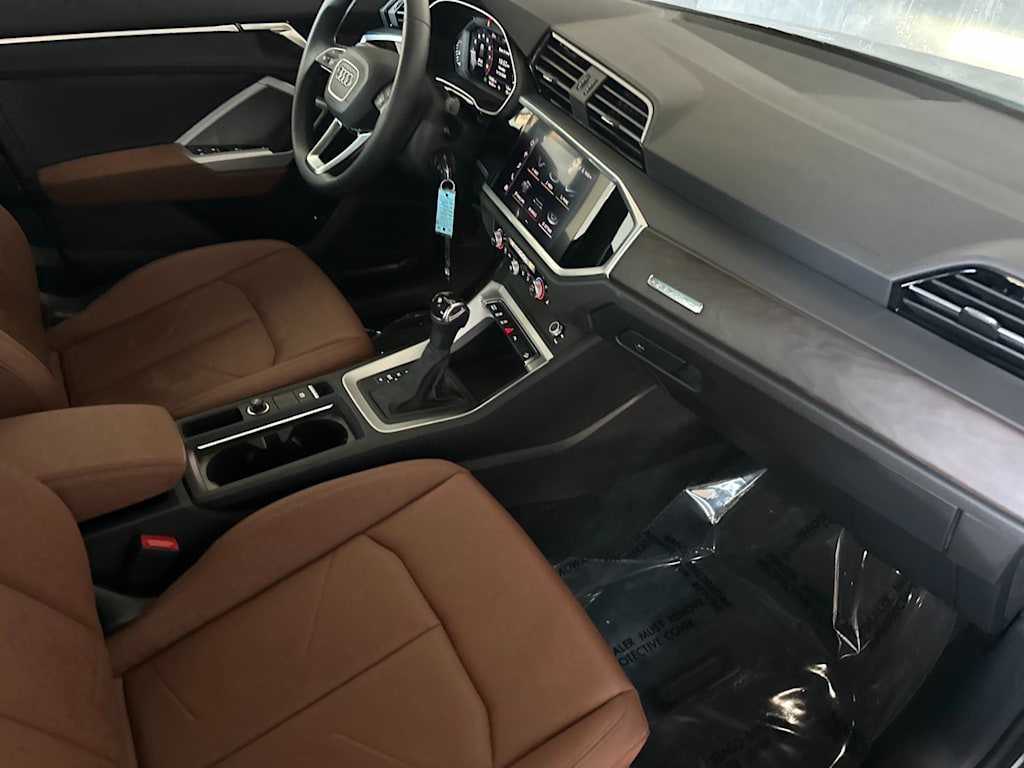 Thumbnail: 2022 Audi Q3 - 11