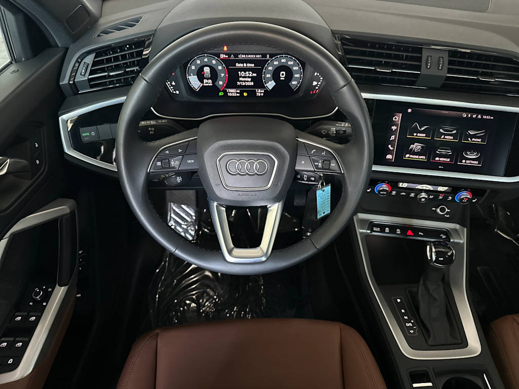 Thumbnail: 2022 Audi Q3 - 10