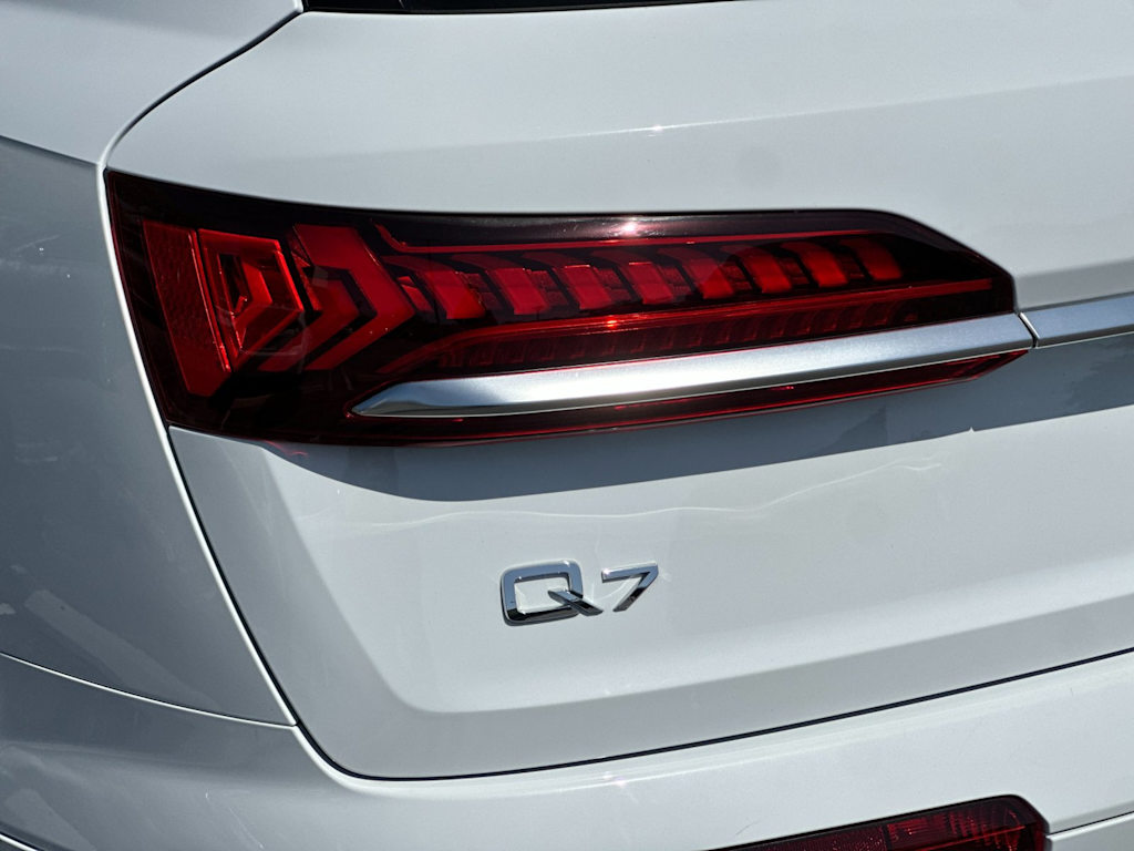 Thumbnail: 2023 Audi Q7 - 30
