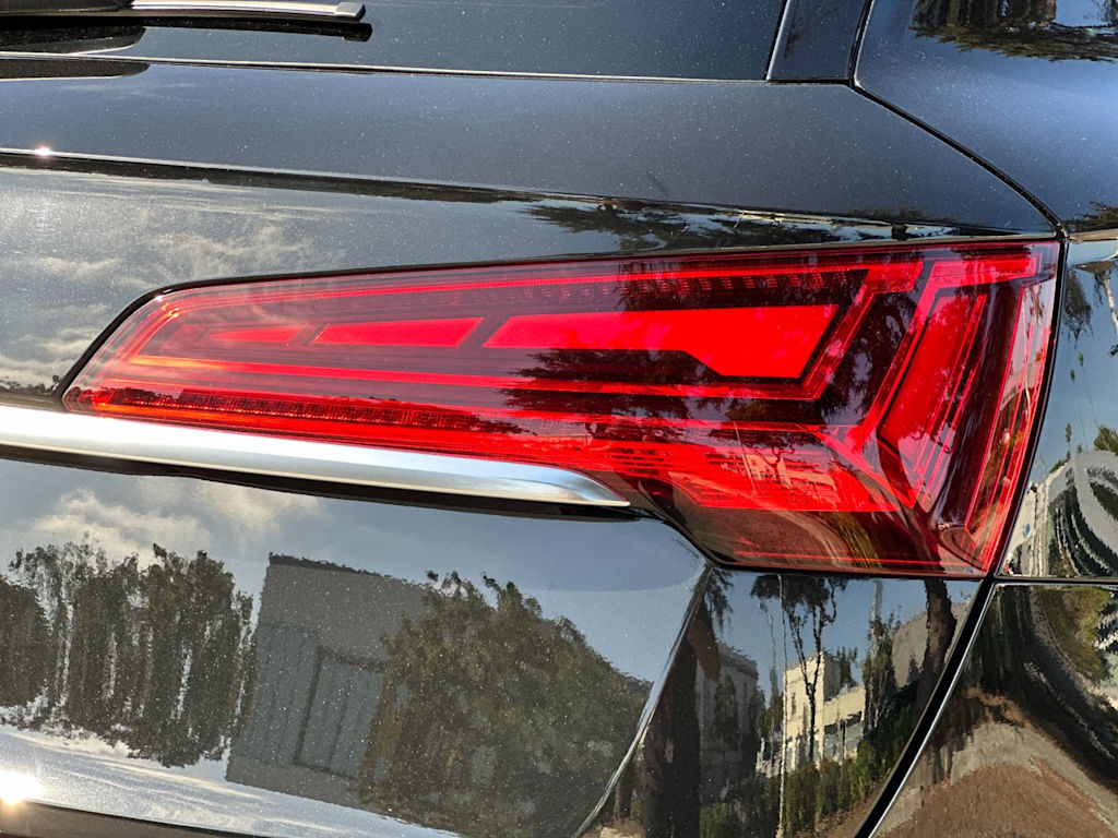 Thumbnail: 2025 Audi SQ5 - 30