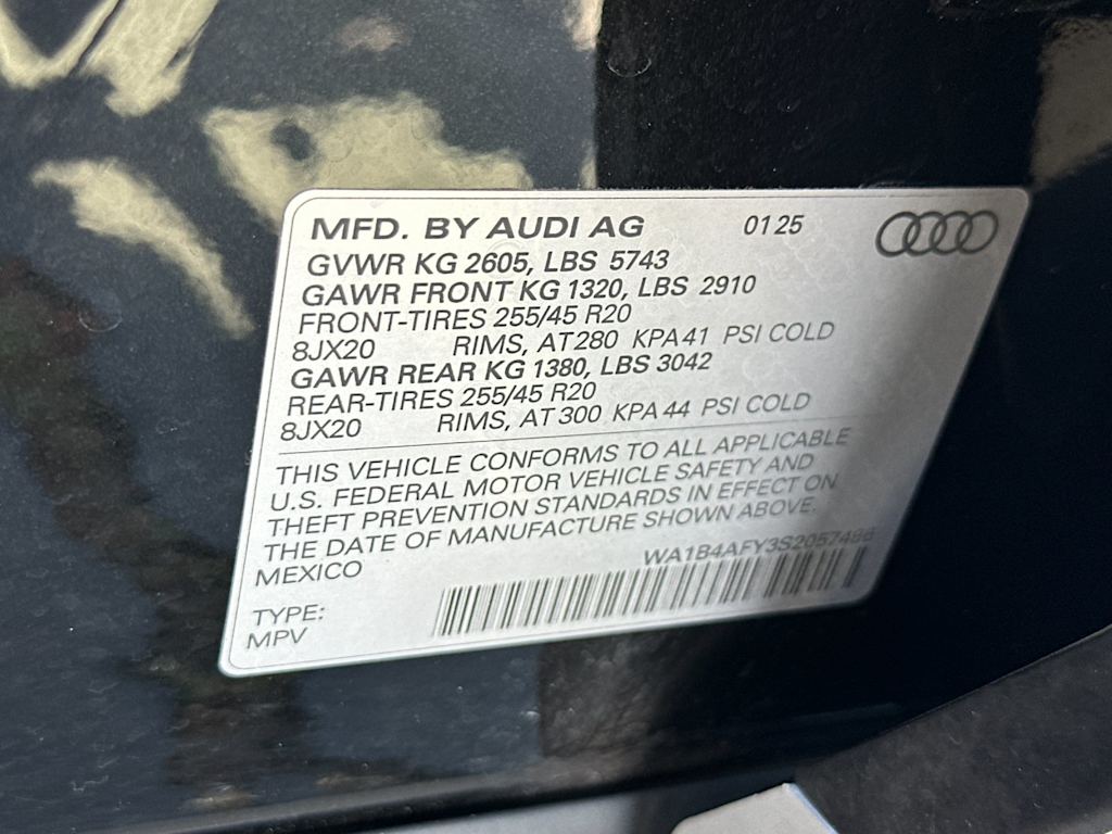 Thumbnail: 2025 Audi SQ5 - 16