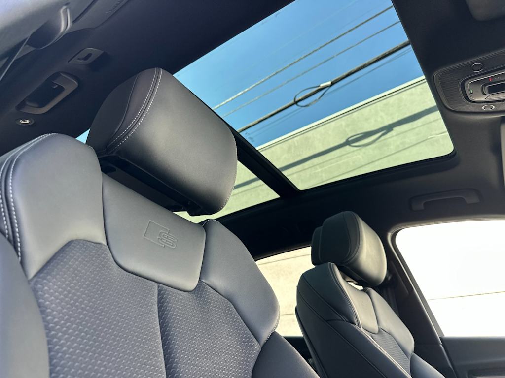 Thumbnail: 2025 Audi SQ5 - 22