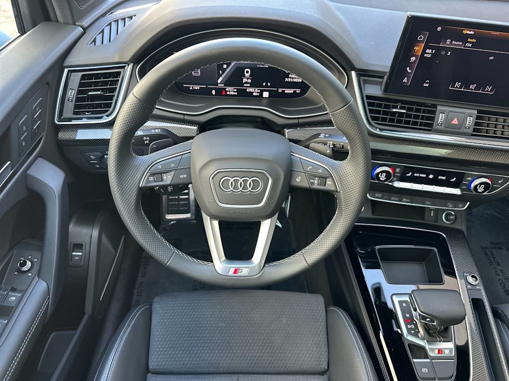 Thumbnail: 2025 Audi SQ5 - 8