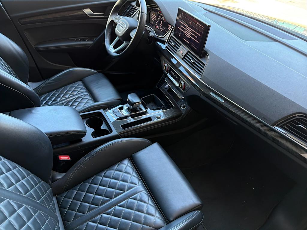 Thumbnail: 2023 Audi SQ5 - 11