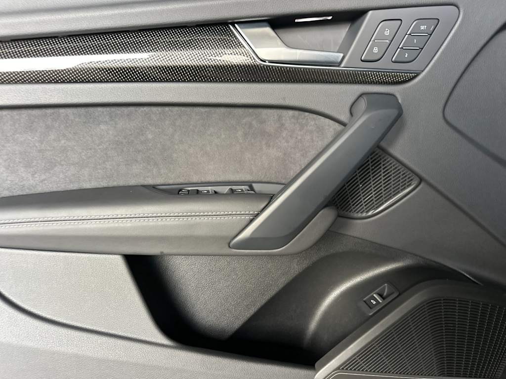 Thumbnail: 2025 Audi SQ5 - 20