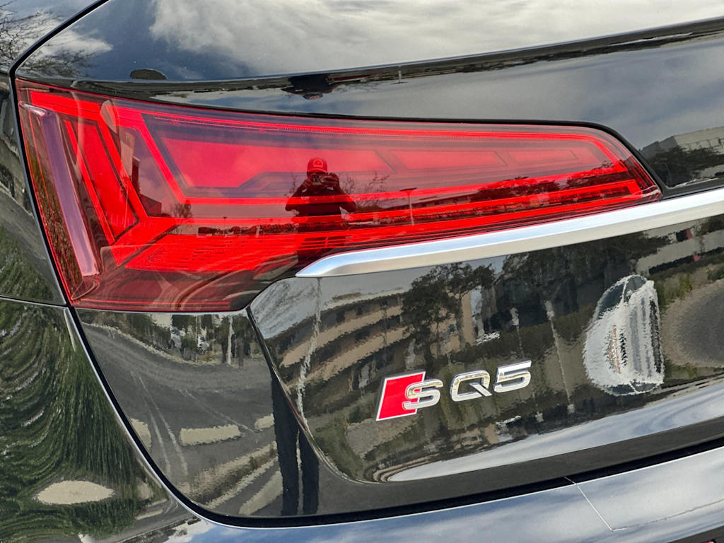 Thumbnail: 2025 Audi SQ5 - 30
