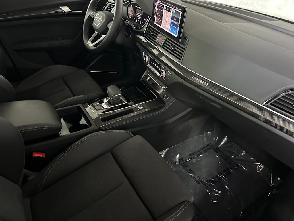 Thumbnail: 2025 Audi SQ5 - 11