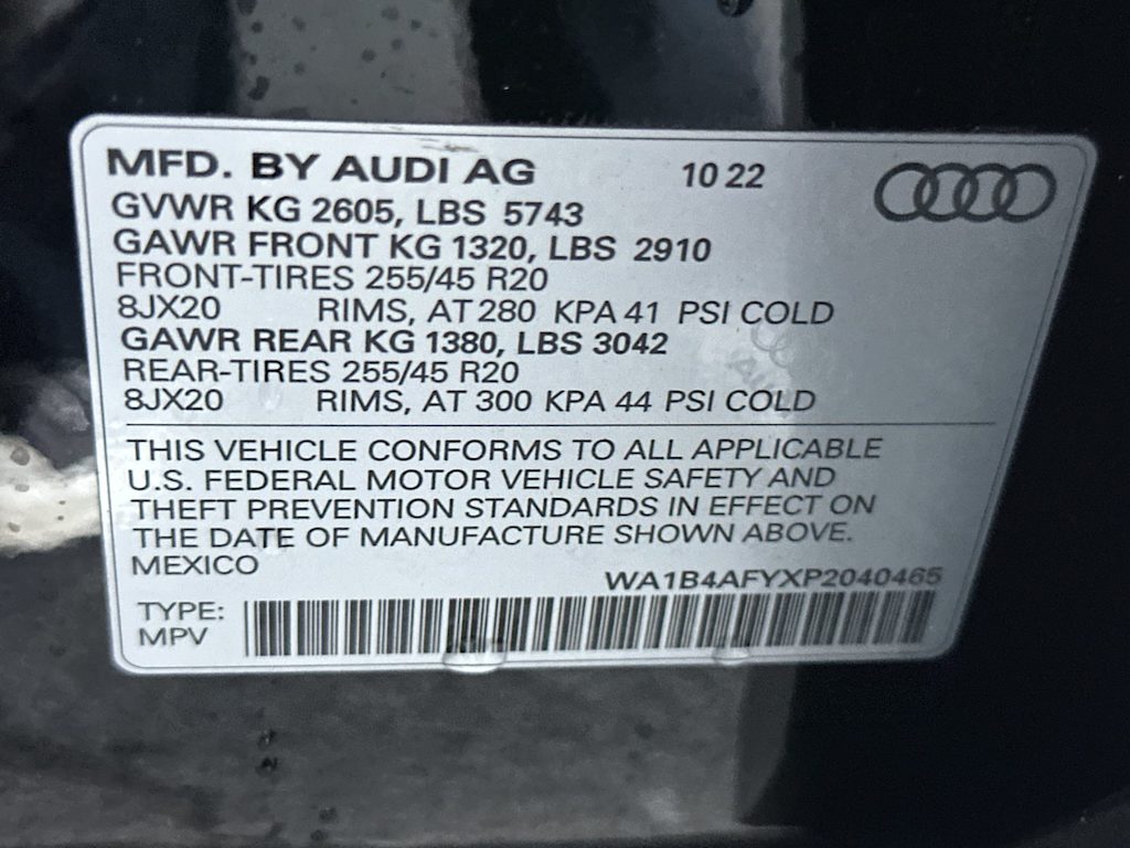 Thumbnail: 2023 Audi SQ5 - 16