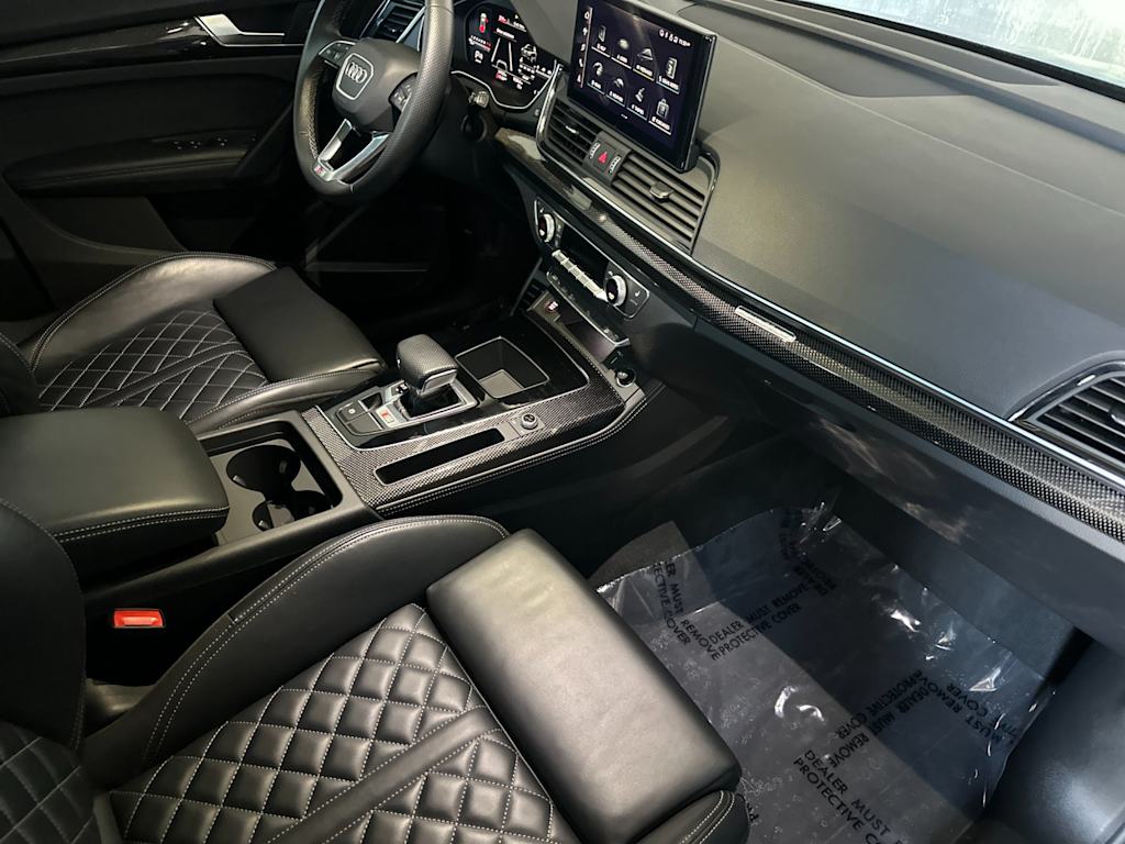 Thumbnail: 2023 Audi SQ5 - 12