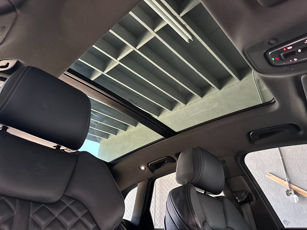 Thumbnail: 2023 Audi SQ5 - 22