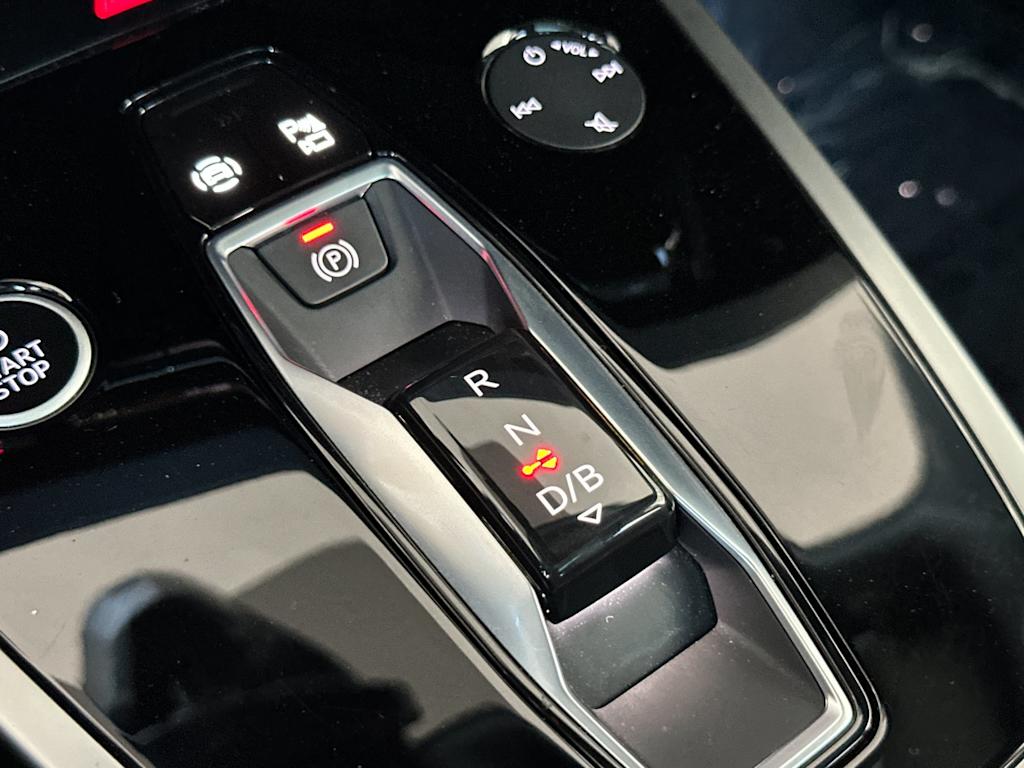 Thumbnail: 2023 Audi Q4 e-tron - 13