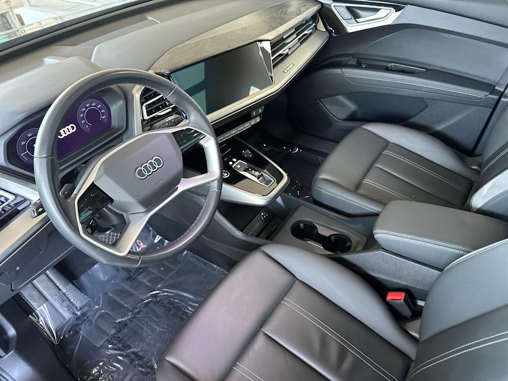 Thumbnail: 2023 Audi Q4 e-tron - 8