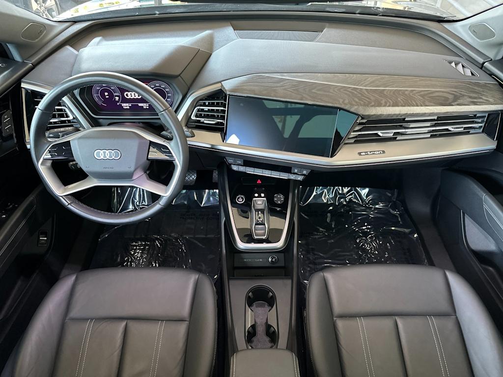 Thumbnail: 2023 Audi Q4 e-tron - 2