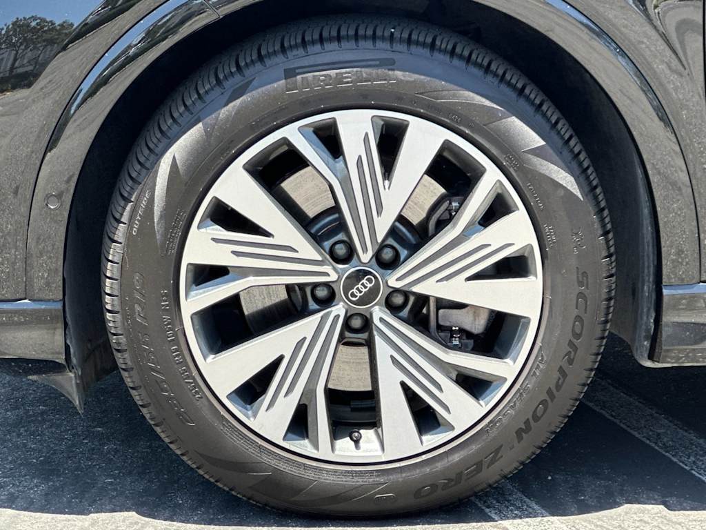 Thumbnail: 2023 Audi Q4 e-tron - 7