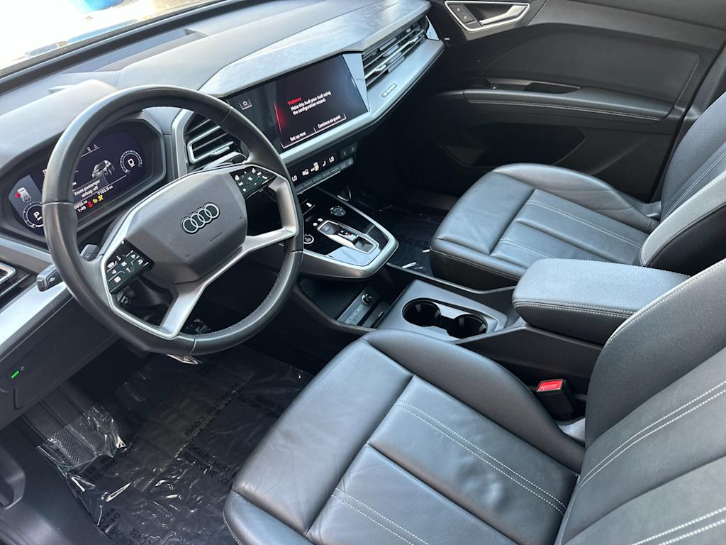 Thumbnail: 2023 Audi Q4 e-tron - 8