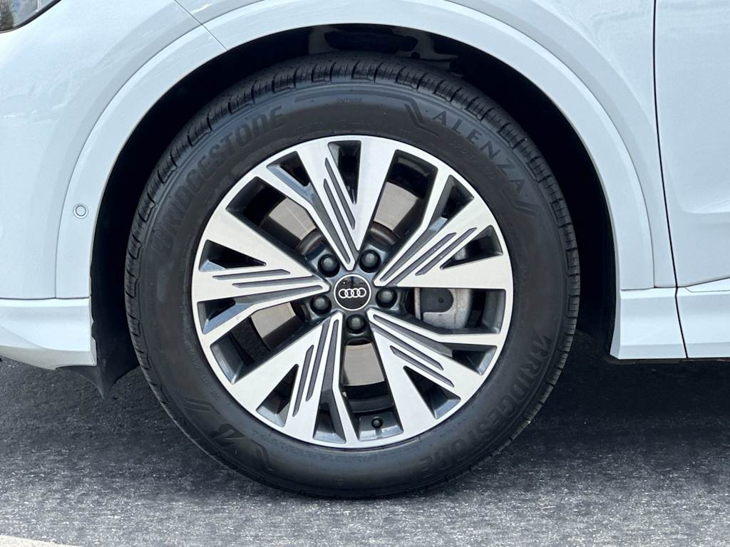 Thumbnail: 2023 Audi Q4 e-tron - 7