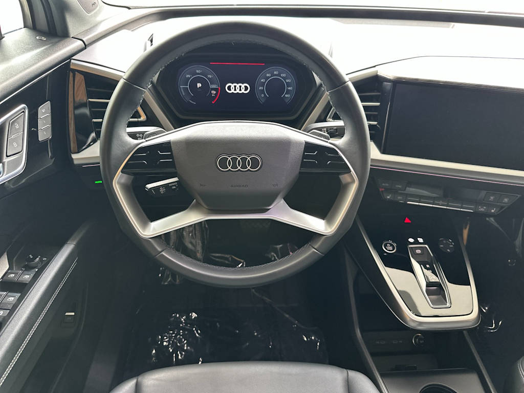 Thumbnail: 2023 Audi Q4 e-tron - 10