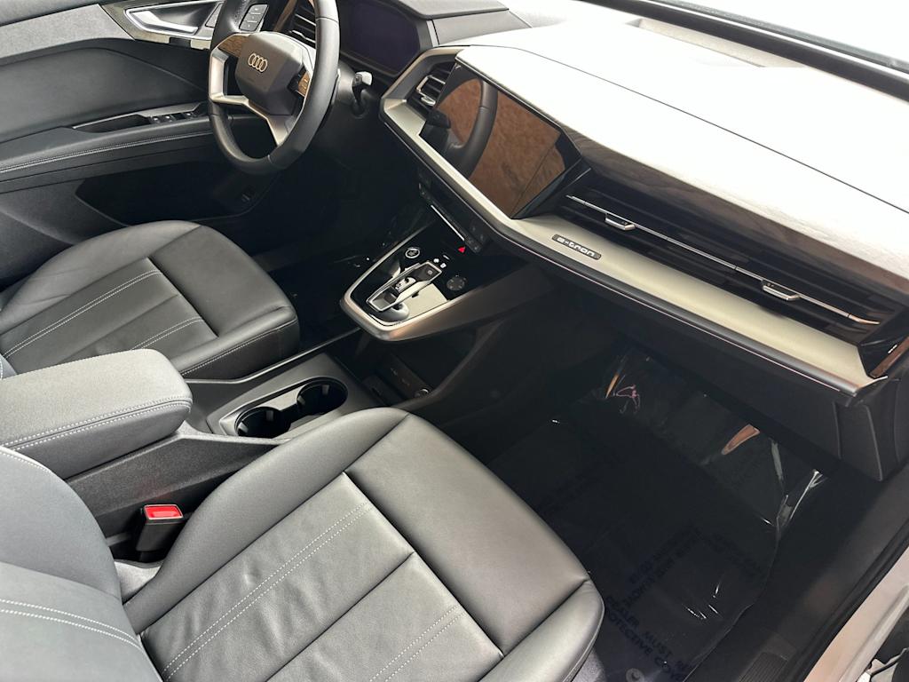 Thumbnail: 2023 Audi Q4 e-tron - 11