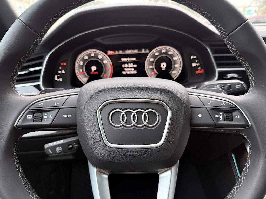 Thumbnail: 2025 Audi Q8 - 25