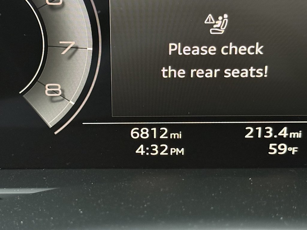 Thumbnail: 2025 Audi Q8 - 26