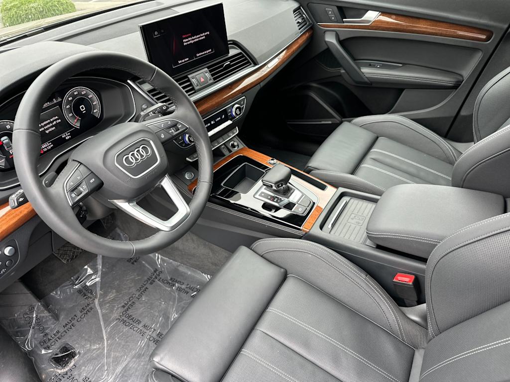 Thumbnail: 2023 Audi Q5 - 8