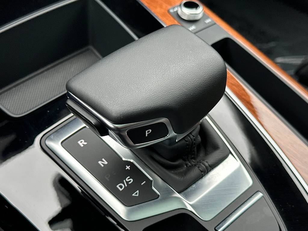 Thumbnail: 2023 Audi Q5 - 13