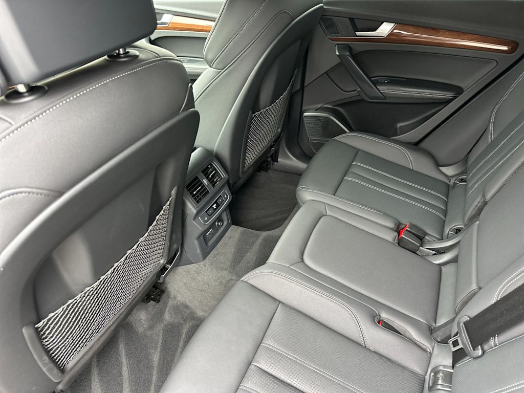 Thumbnail: 2023 Audi Q5 - 10