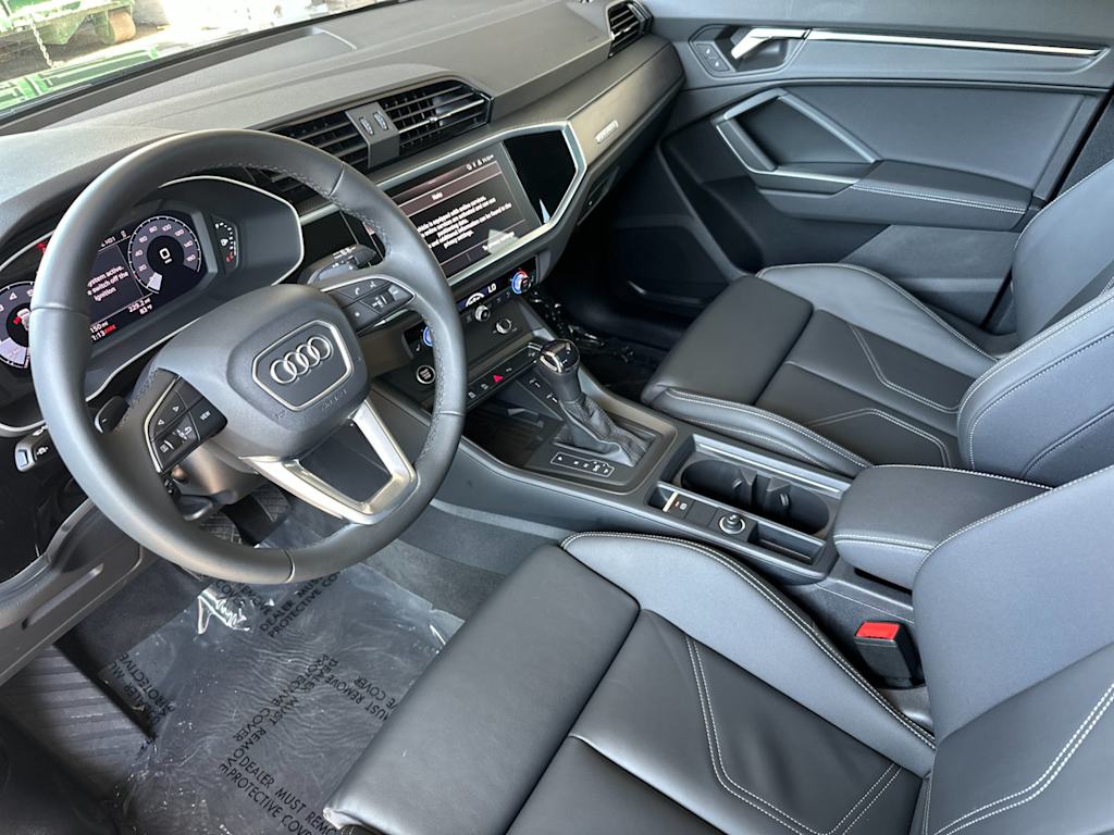 Thumbnail: 2025 Audi Q3 - 7