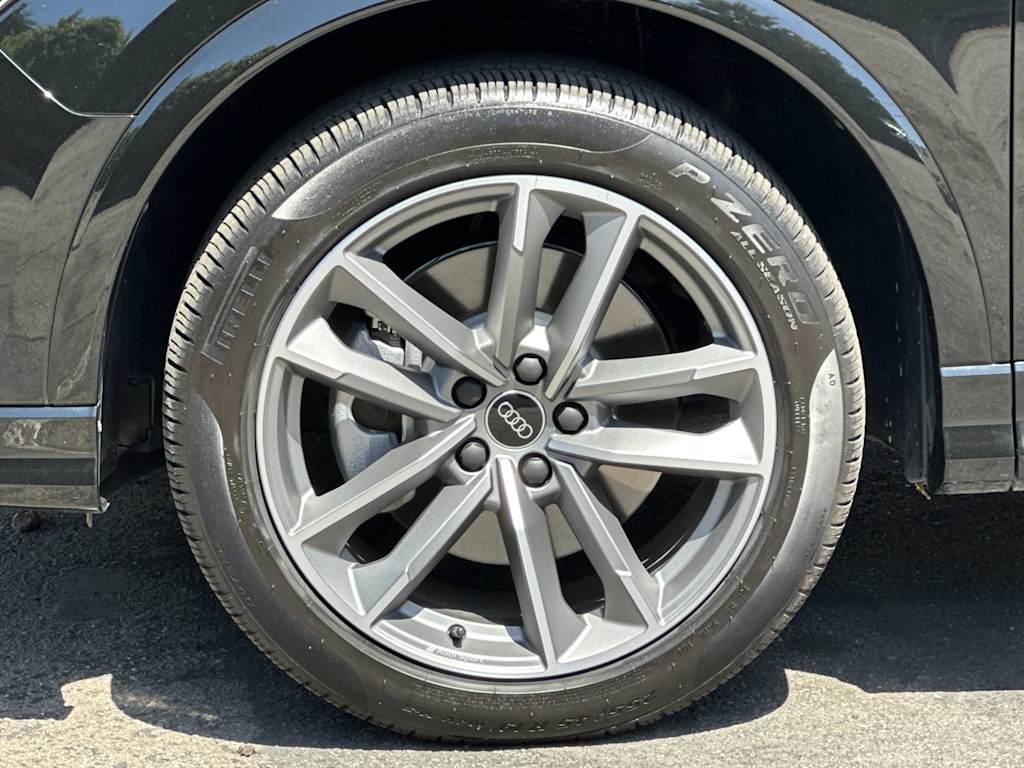 Thumbnail: 2025 Audi Q3 - 6