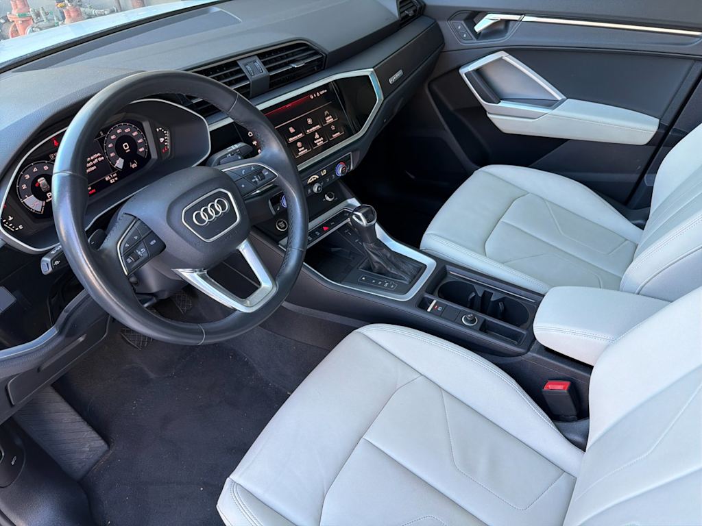 Thumbnail: 2024 Audi Q3 - 8
