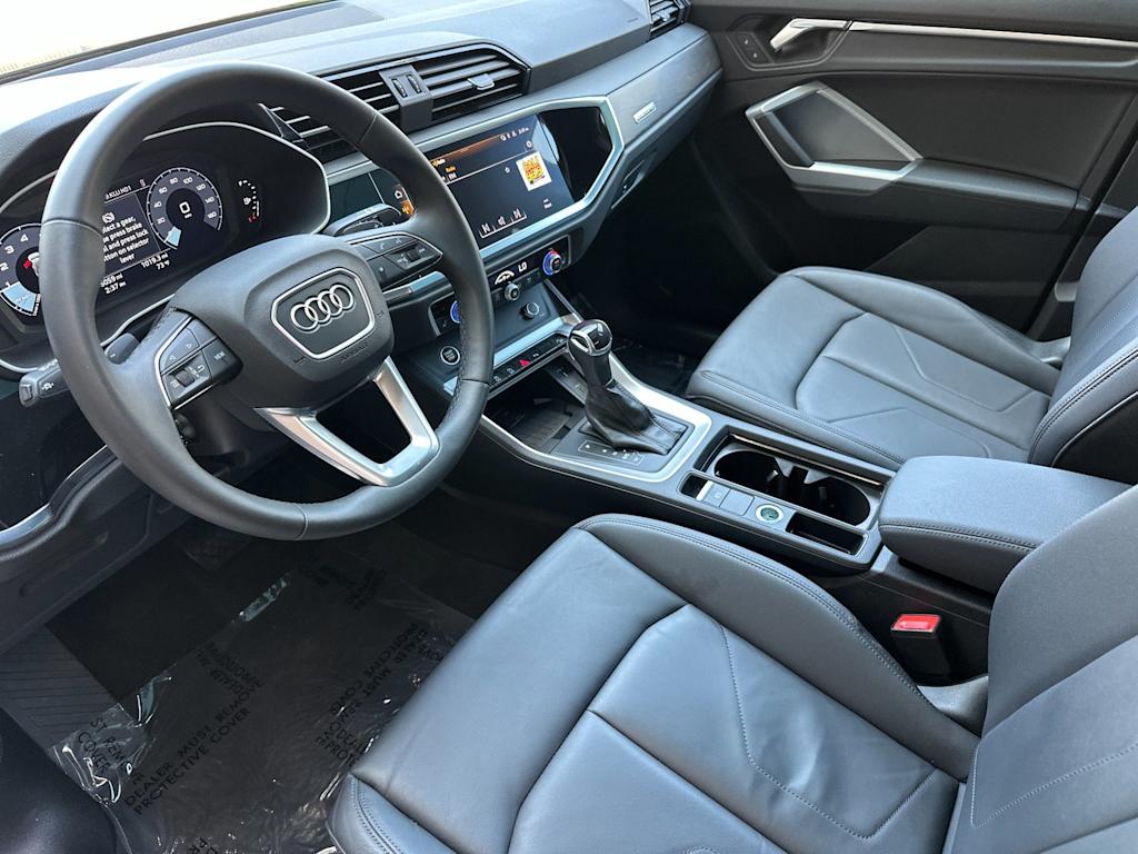 Thumbnail: 2025 Audi Q3 - 8