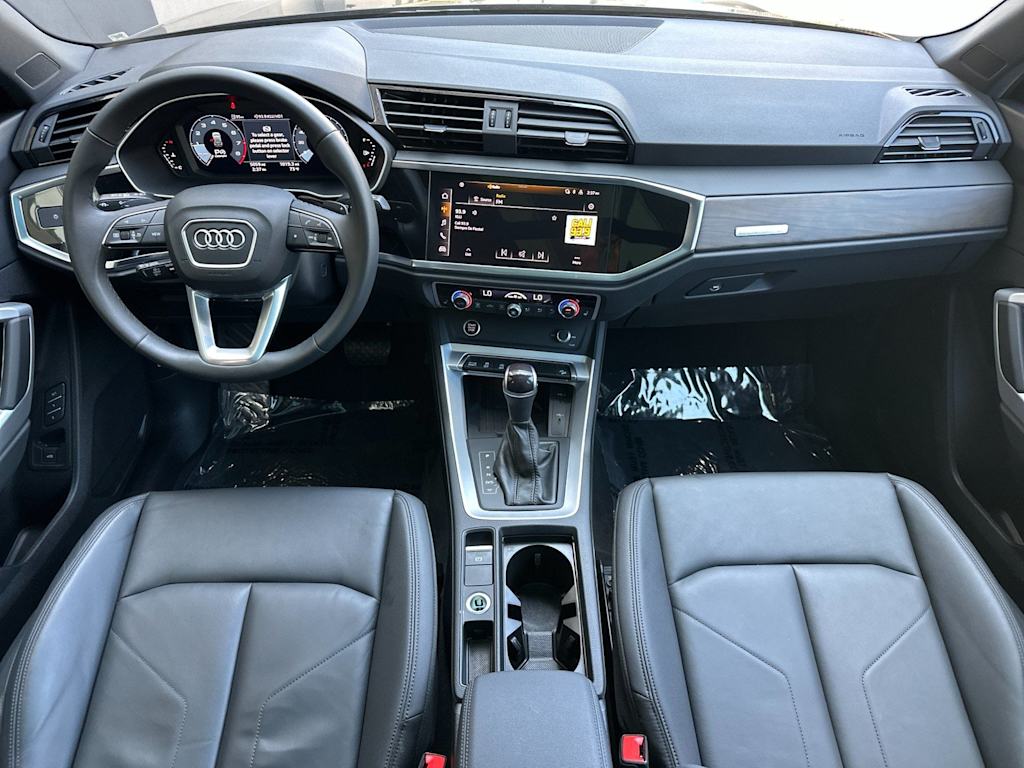 Thumbnail: 2025 Audi Q3 - 2