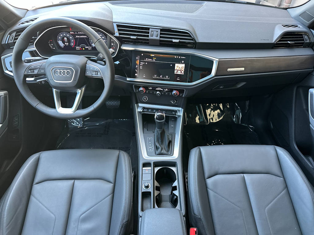 Thumbnail: 2025 Audi Q3 - 2