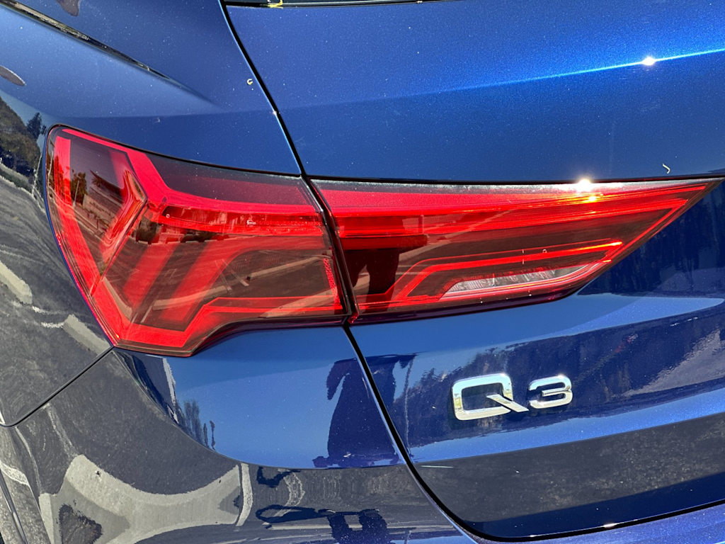 Thumbnail: 2025 Audi Q3 - 28
