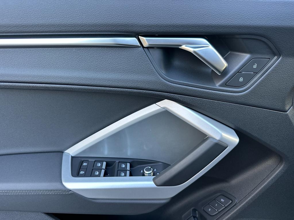 Thumbnail: 2025 Audi Q3 - 20