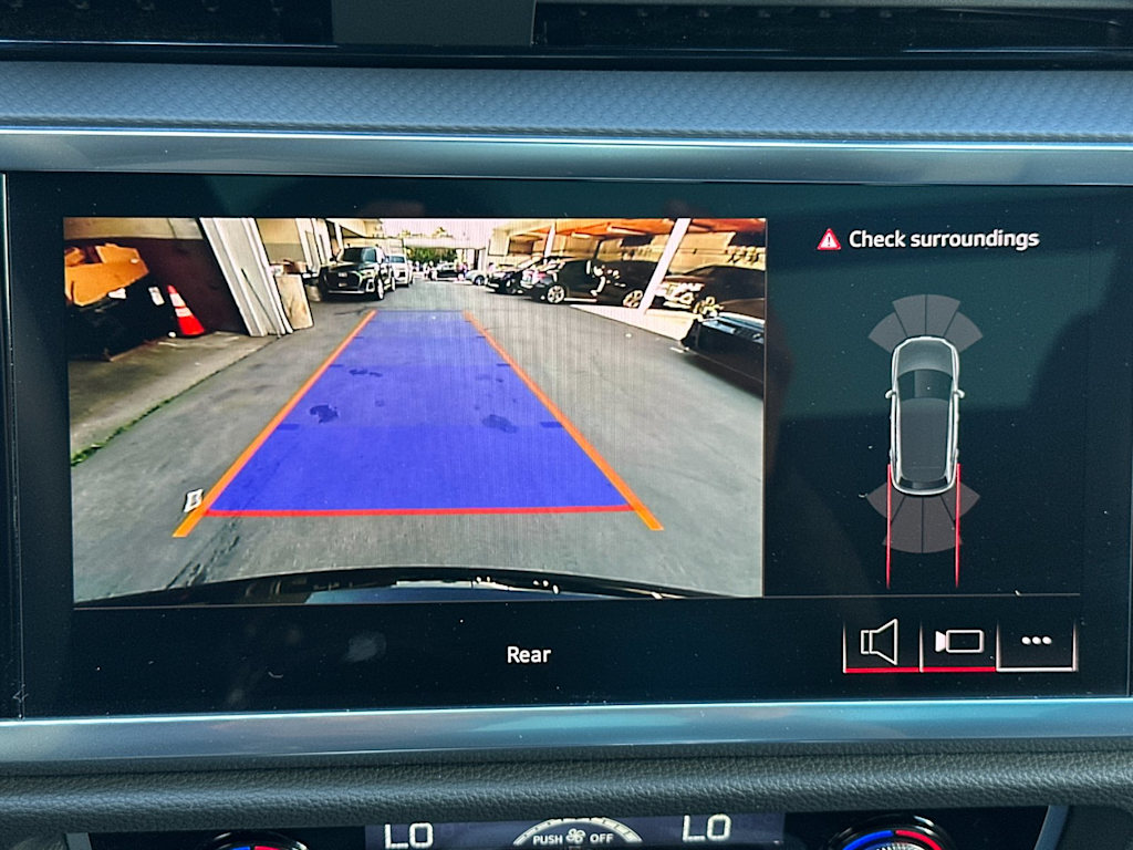 Thumbnail: 2025 Audi Q3 - 23