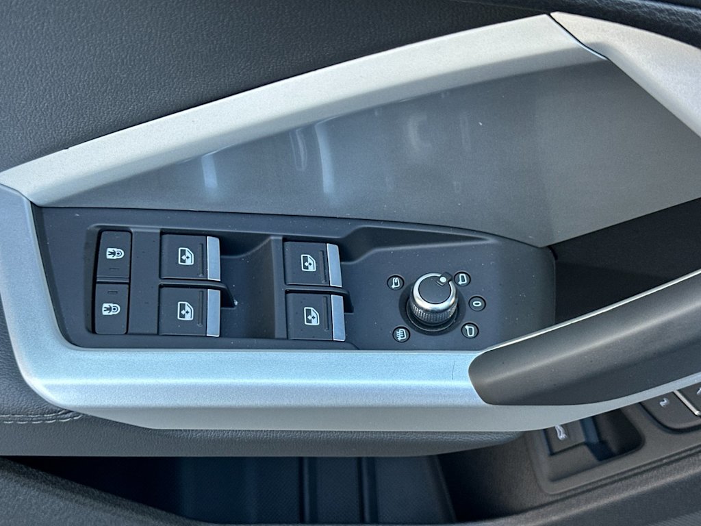 Thumbnail: 2025 Audi Q3 - 21