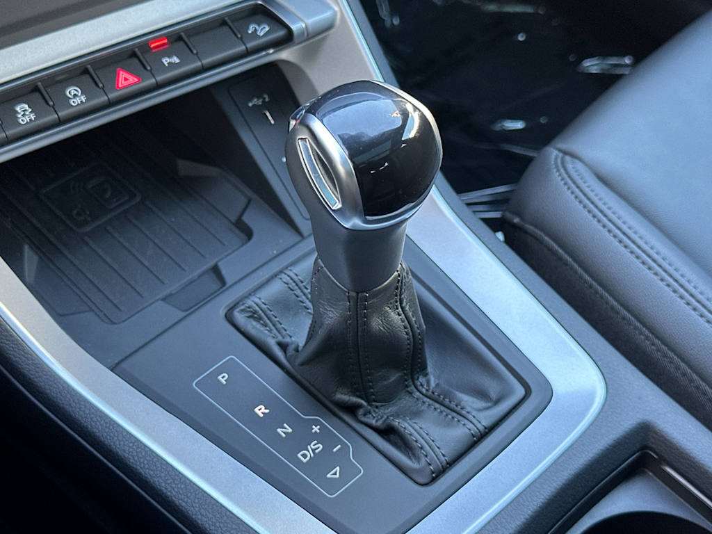 Thumbnail: 2025 Audi Q3 - 12