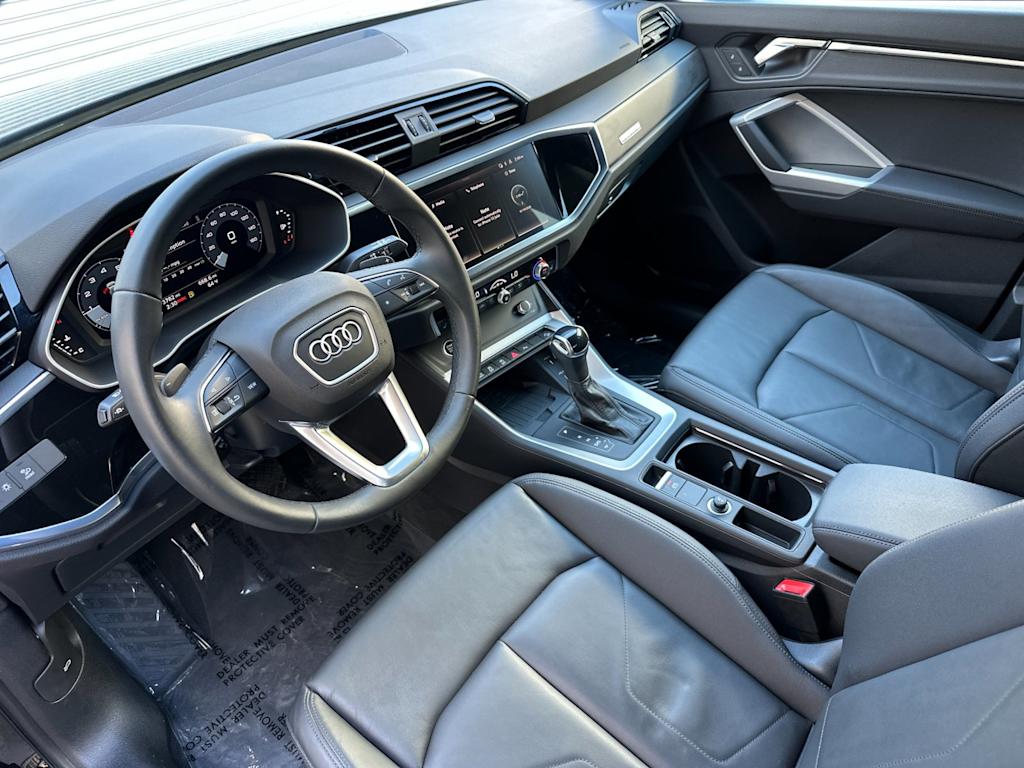 Thumbnail: 2025 Audi Q3 - 7