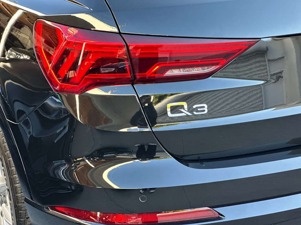 Thumbnail: 2025 Audi Q3 - 28