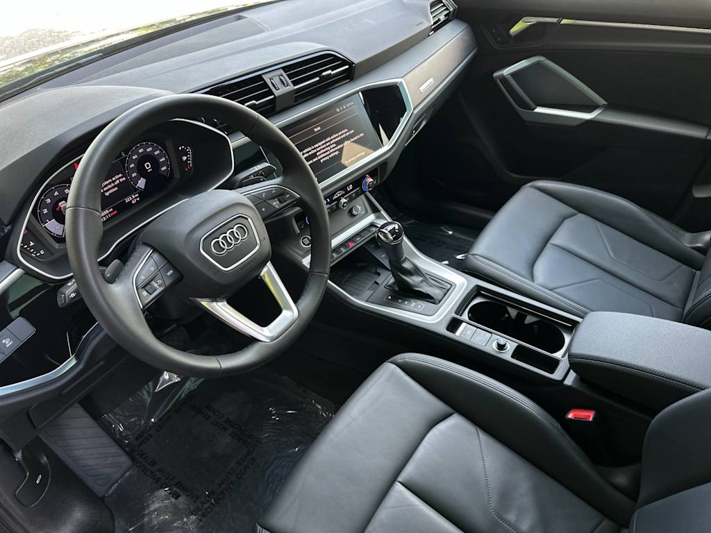 Thumbnail: 2025 Audi Q3 - 8