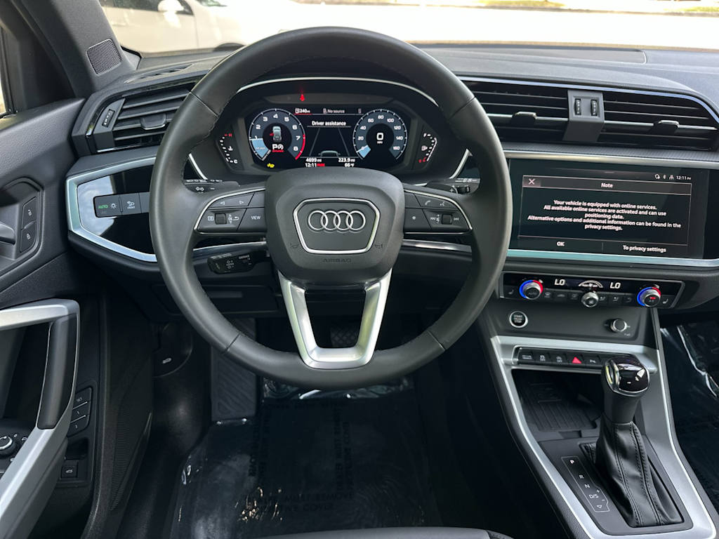 Thumbnail: 2025 Audi Q3 - 10