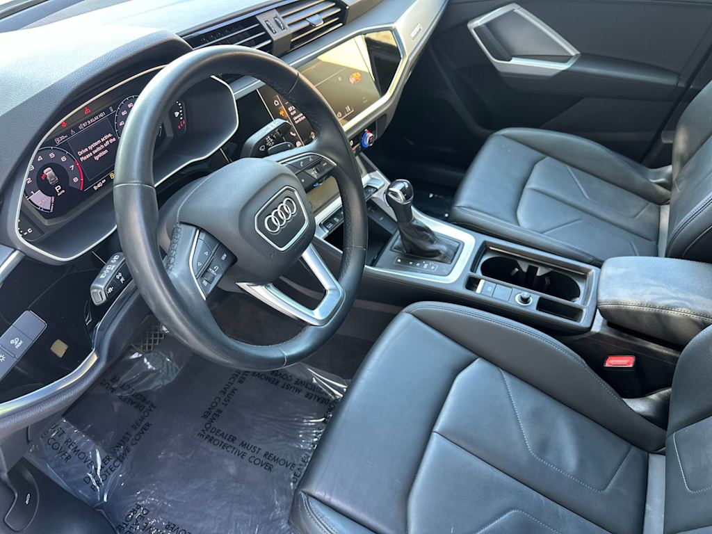 Thumbnail: 2023 Audi Q3 - 8
