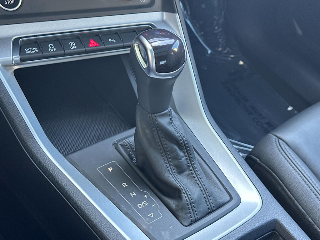 Thumbnail: 2023 Audi Q3 - 12