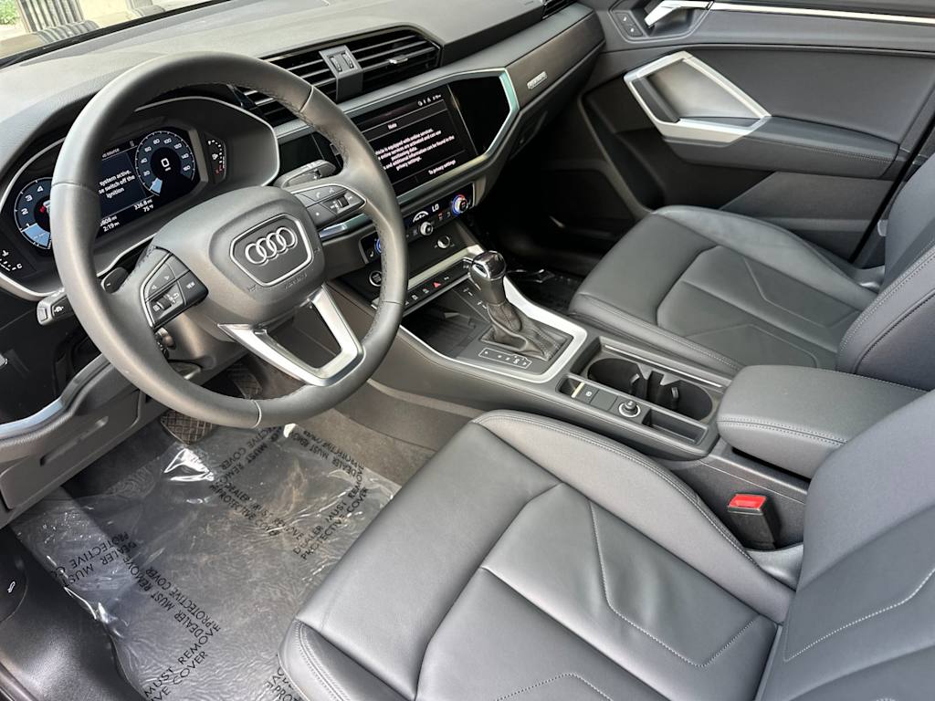 Thumbnail: 2025 Audi Q3 - 8